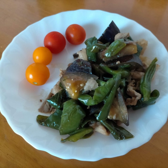 ナスとピーマンと豚コマ炒め